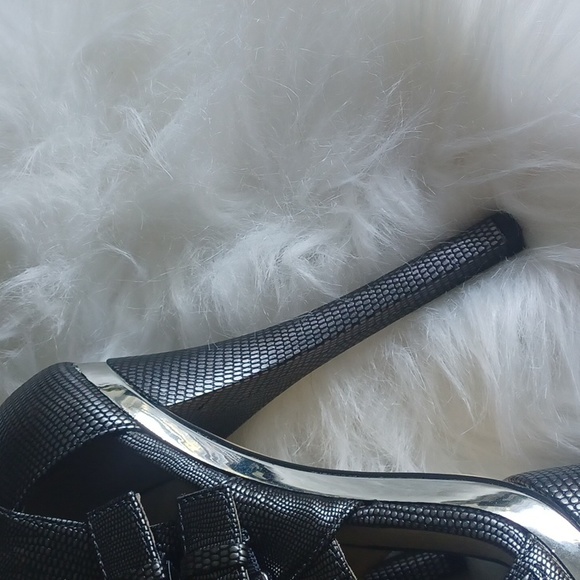 Michael Kors heels, brand new not worn, size 7.5. - Picture 3 of 12